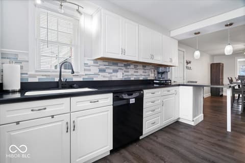 Photo of 257 E 75th Street, Anderson, IN