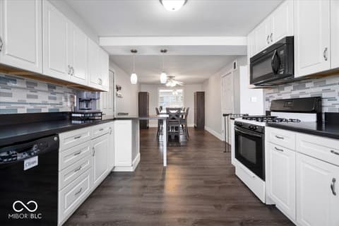 Photo of 257 E 75th Street, Anderson, IN