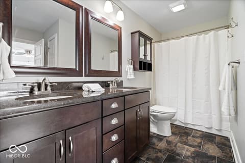 Primary bathroom at 16540 Shore Oaks Court, Noblesville, IN