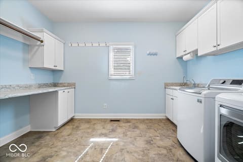 Laundry room at 16540 Shore Oaks Court, Noblesville, IN