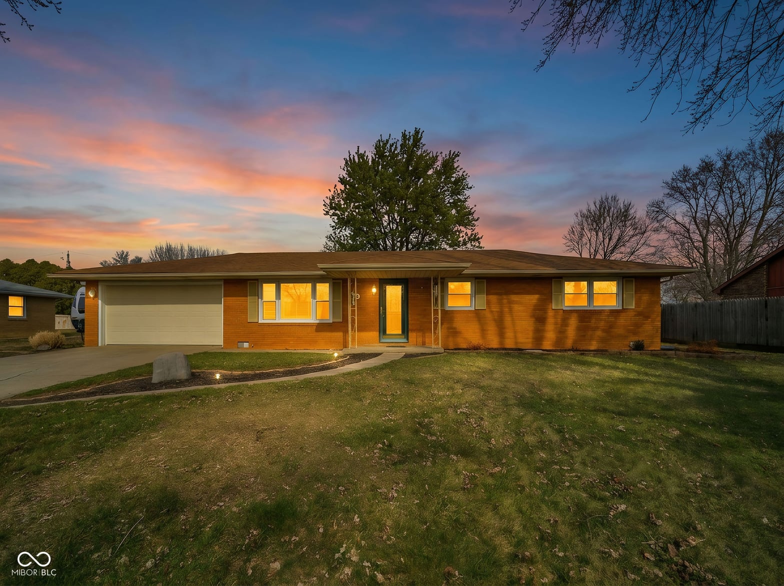 Front exterior at 228 E 600 N, Alexandria, IN