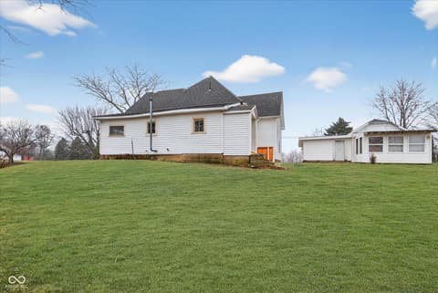 Side exterior at 201 E CR 775 S, Oakville, IN