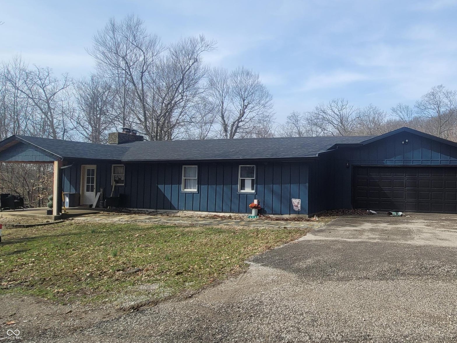 Front exterior at 2530 S Glen Cove, Martinsville, IN
