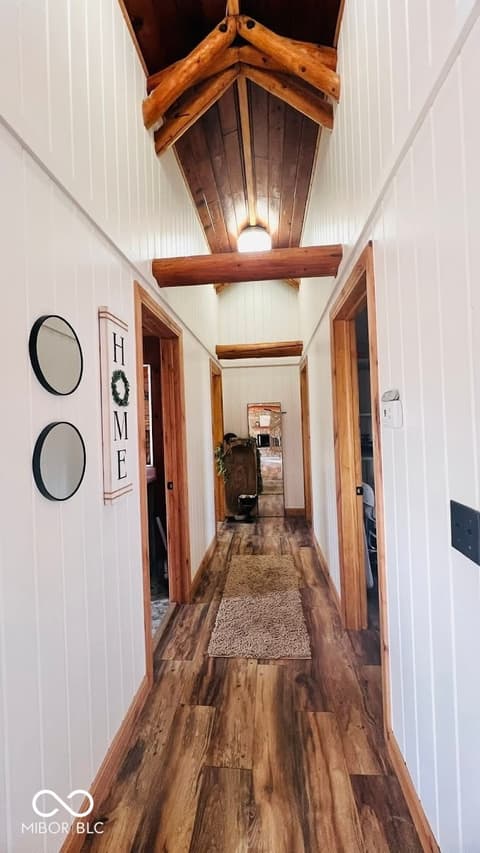 Hallway at 2530 S Glen Cove, Martinsville, IN