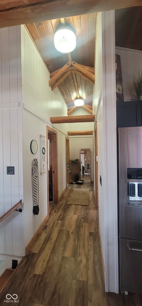 Hallway at 2530 S Glen Cove, Martinsville, IN