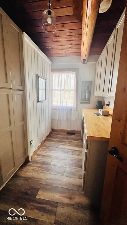 Bonus room at 2530 S Glen Cove, Martinsville, IN