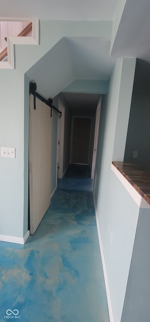 Hallway at 2530 S Glen Cove, Martinsville, IN