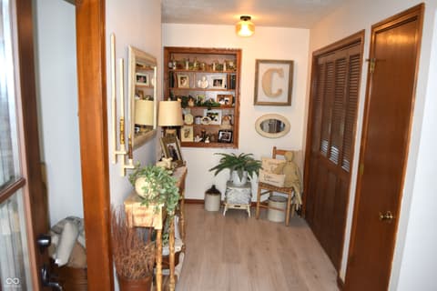 Foyer at 2370 Woodland Trace, Plainfield, IN