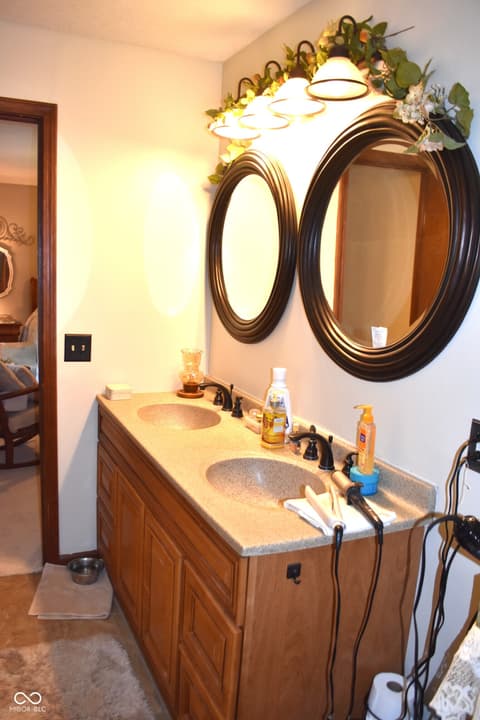 Primary bathroom at 2370 Woodland Trace, Plainfield, IN