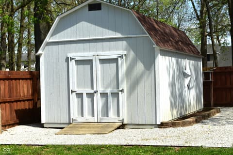 Barn — 2370 Woodland Trace, Plainfield, IN