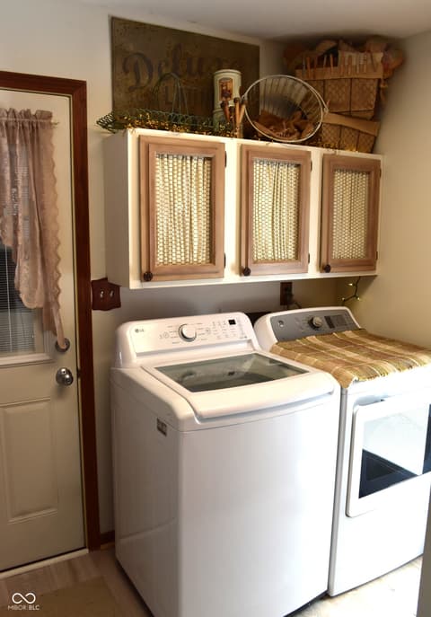 Laundry room at 2370 Woodland Trace, Plainfield, IN