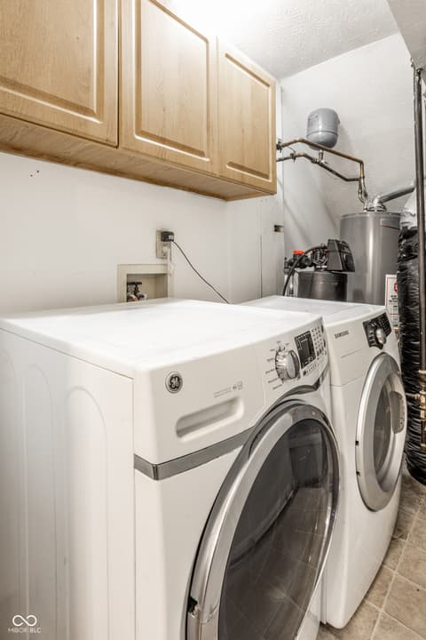 Laundry room at 340 Westridge Boulevard, Greenwood, IN