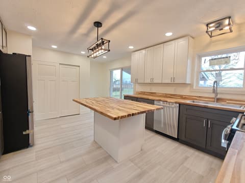 Photo of 2183 S Fairview Drive, Shelbyville, IN