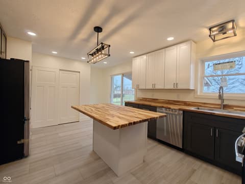 Photo of 2183 S Fairview Drive, Shelbyville, IN