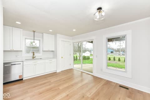 Photo of 207 Linville Avenue, Whitestown, IN