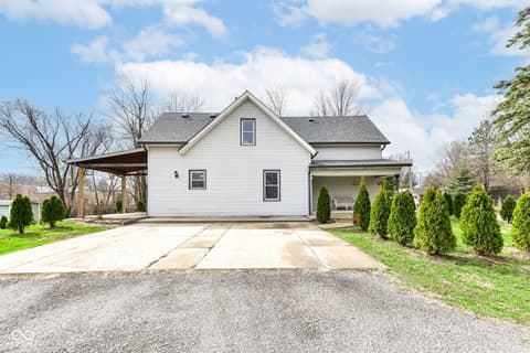 Photo of 207 Linville Avenue, Whitestown, IN