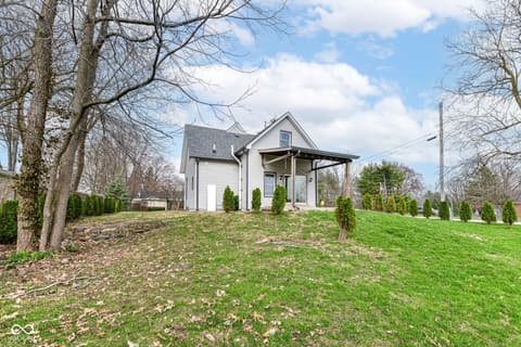 Photo of 207 Linville Avenue, Whitestown, IN