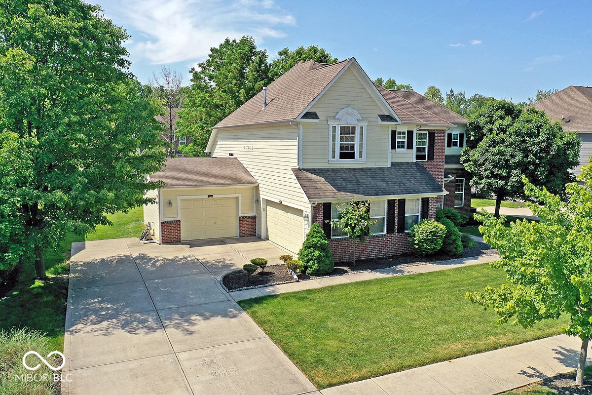 Front exterior at 13893 Oak Haven Drive, McCordsville, IN