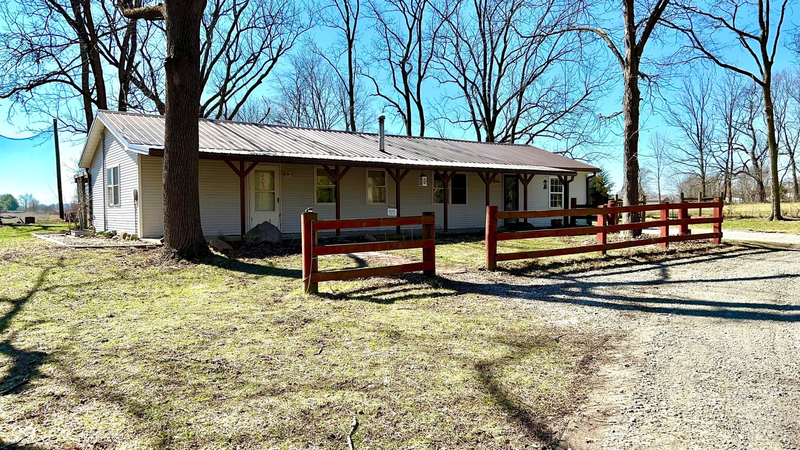 Front exterior at 10517 N Barnard Road, Pendleton, IN