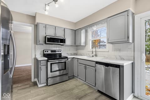 Kitchen at 11709 Cameron Drive, Fishers, IN