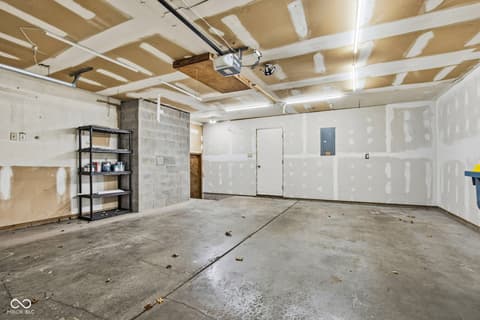 Garage at 11709 Cameron Drive, Fishers, IN