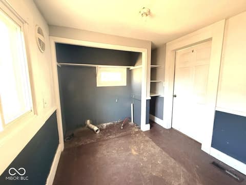 Laundry room at 203 Crane Drive, Crawfordsville, IN