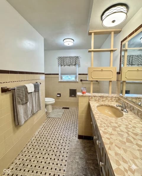 Photo of 616 Vermillion Court, Anderson, IN