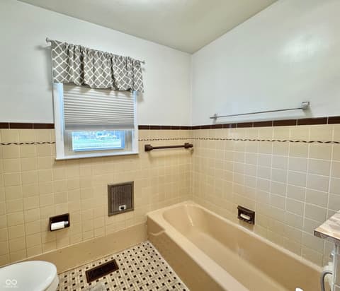 Photo of 616 Vermillion Court, Anderson, IN
