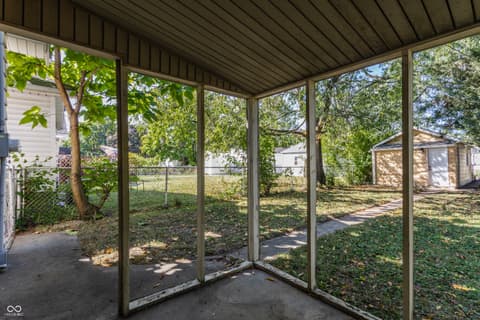 Bonus room at 1402 N Grant Avenue, Indianapolis, IN
