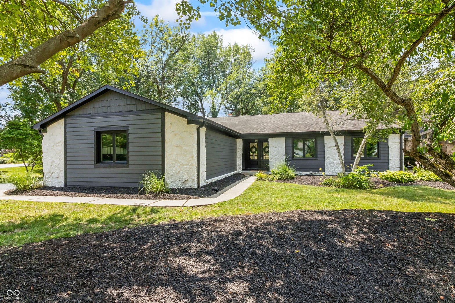 Photo of 10924 Thunderbird Drive, Carmel, IN