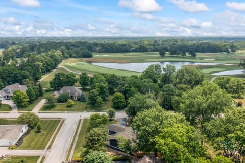 Photo of 10924 Thunderbird Drive, Carmel, IN
