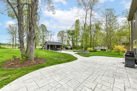 Outdoor living area at 798 Millerwood Drive, Lebanon, IN