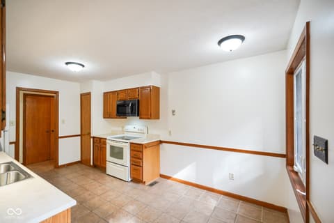 Photo of 2275 Twinlake Drive, Morgantown, IN