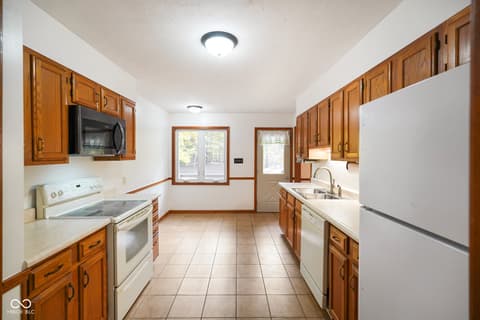 Photo of 2275 Twinlake Drive, Morgantown, IN