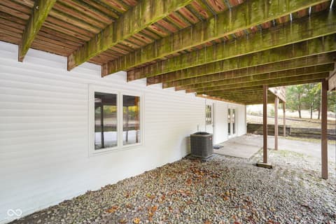 Photo of 2275 Twinlake Drive, Morgantown, IN