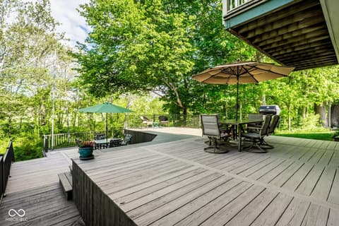 Photo of 12222 Castle Court, Carmel, IN