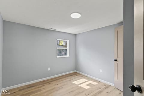 Photo of 285 S Oak Street, Austin, IN