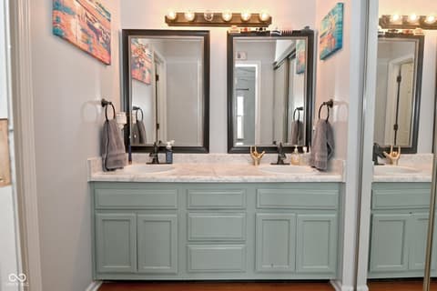 Photo of 4763 Oakleigh Court, Greenwood, IN