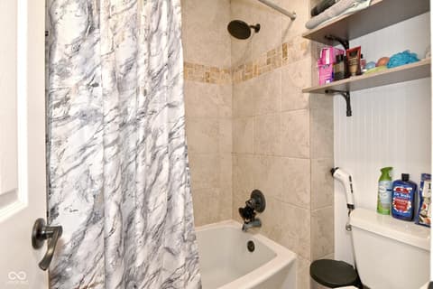 Photo of 4763 Oakleigh Court, Greenwood, IN