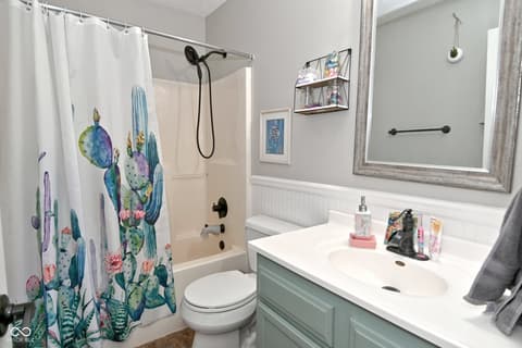 Photo of 4763 Oakleigh Court, Greenwood, IN