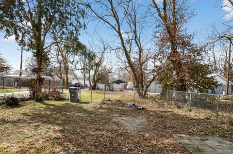 Yard at 114 S Sheridan Avenue, Indianapolis, IN