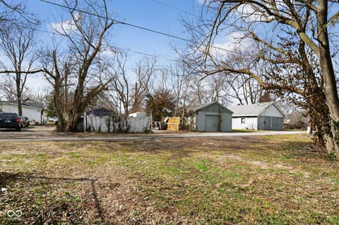 Yard at 114 S Sheridan Avenue, Indianapolis, IN