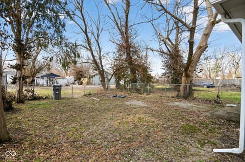 Yard at 114 S Sheridan Avenue, Indianapolis, IN