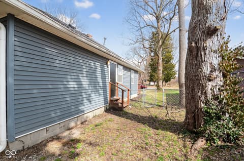 Yard at 114 S Sheridan Avenue, Indianapolis, IN