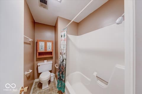 Photo of 926 Ardsley Drive, Indianapolis, IN