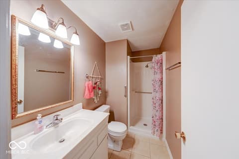 Photo of 926 Ardsley Drive, Indianapolis, IN