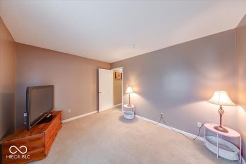 Photo of 926 Ardsley Drive, Indianapolis, IN