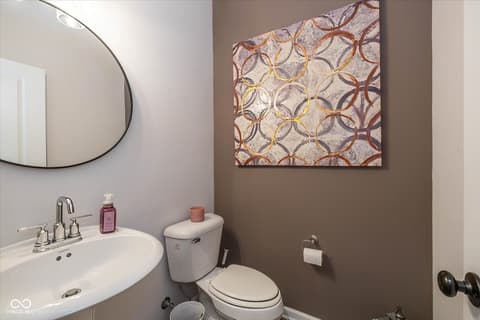 Photo of 825 Stone Trace Court, Avon, IN