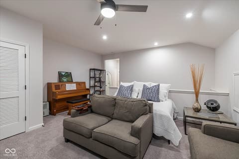 Photo of 825 Stone Trace Court, Avon, IN