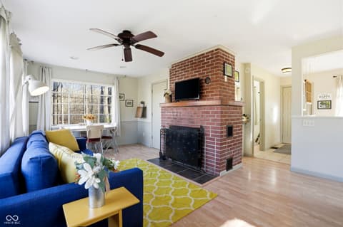 Photo of 427 W Greenwalt Drive, Nineveh, IN